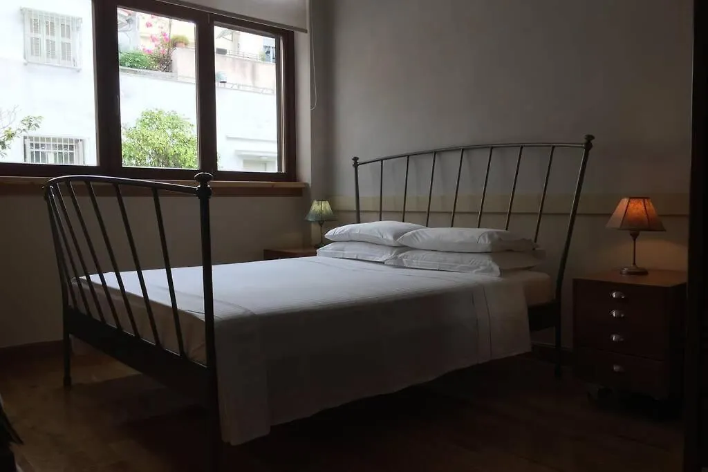 Unique - Spacious Studio With Rooftop / Thissio-1